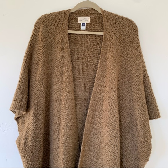 Oversized Shawl Sweater - Picture 1 of 8